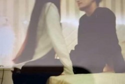 网友爆料被室友亲嘴视频,视频引发网友热议